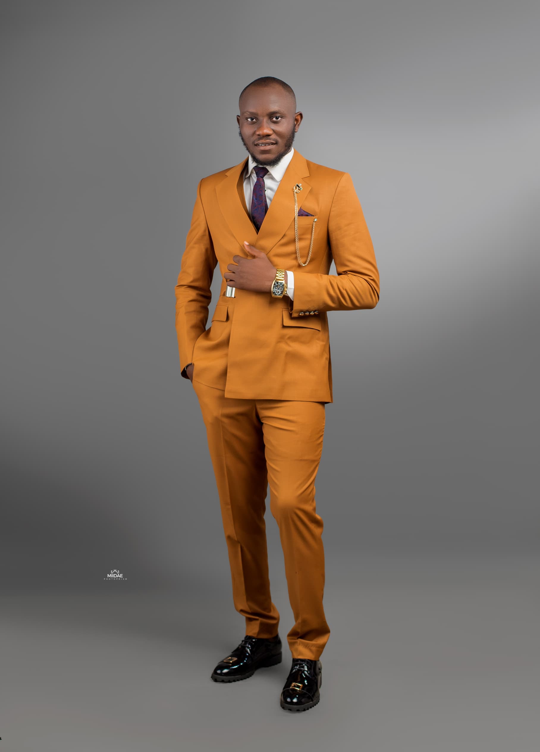 Bespoke suit by Zara Gomez